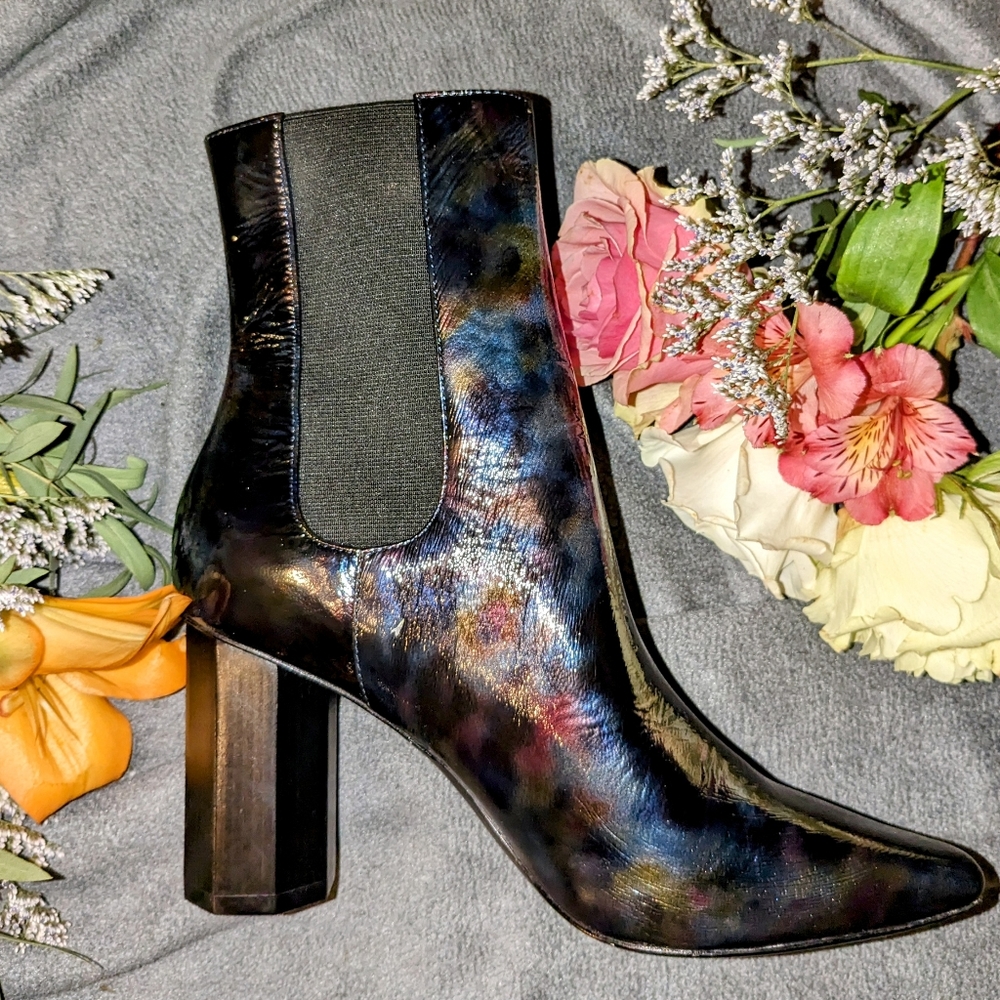 Donald Pliner Boots